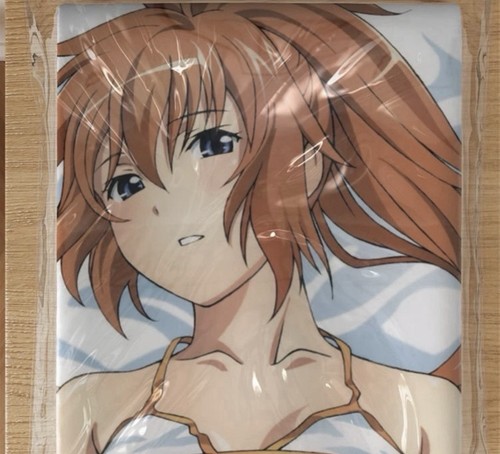 Elena miyazawa cuscino - /, corpo